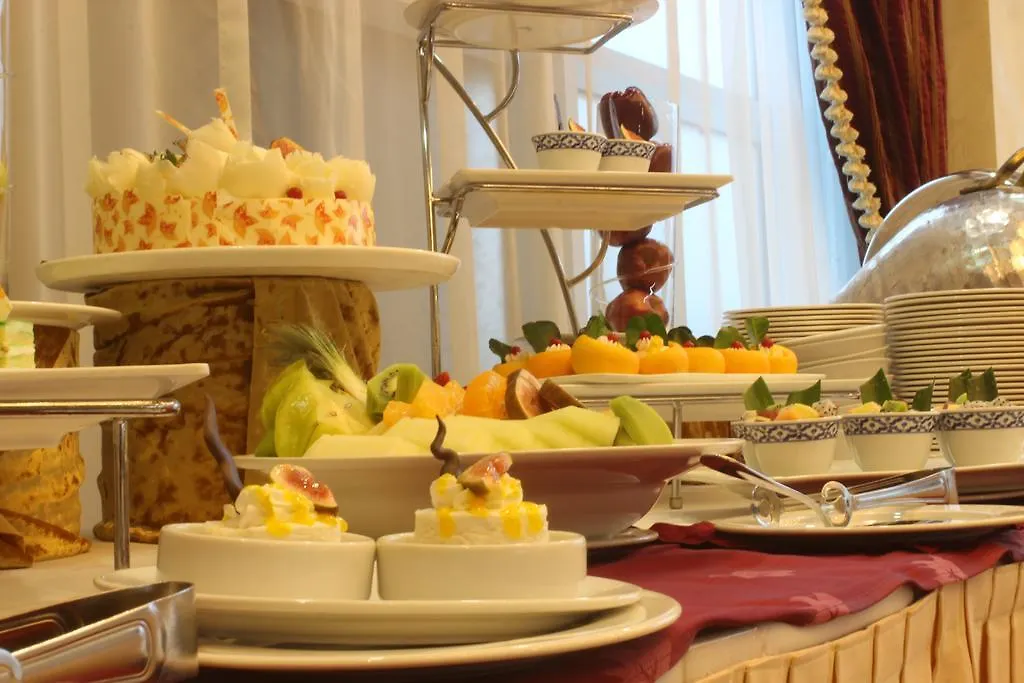 *****  Grand Excelsior Hotel Шарджа ОАЭ